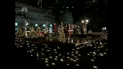 Miley Cyrus - Rockin Around The Christmas Tree