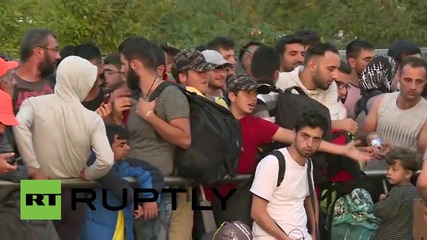 Австрия: Хиляди бежанци са блокирани на границата и не могат да навлязат в Германия