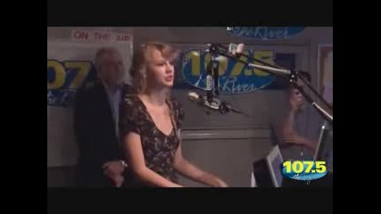 Taylor Swift Selena Gomez rapping Super Bass by Nicki Minaj