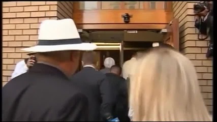 Бащата на Писториус го подкрепи в залата