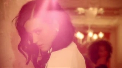Katy Perry - I Kissed A Girl 