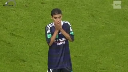 Футболист си чупи крака -