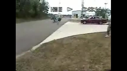 гъзар бъди с мотор се пребии хд