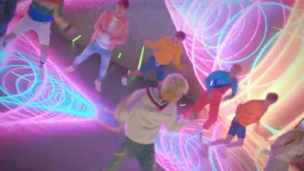 [mv] Varsity - Hole in one