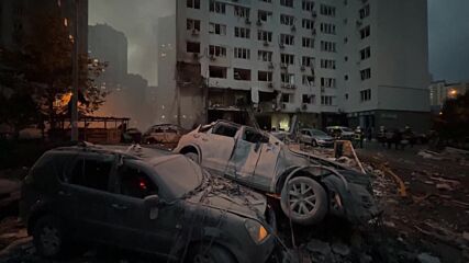 Загинали и ранени при масираната руска атака срещу Киев