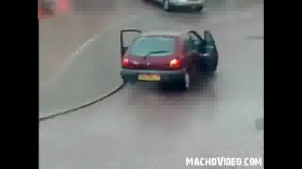 на пързалка с кола 