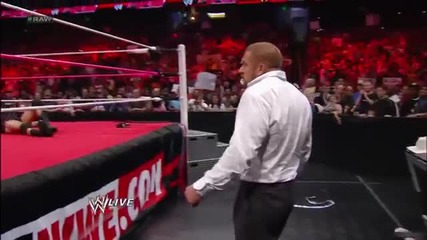 Triple H поздравява Randy Orton за спечелената титла отново - Първична сила 28.10.2013