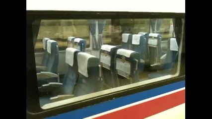 Когато влак в Япония достигне последната се спирка, седалките му се обръщат