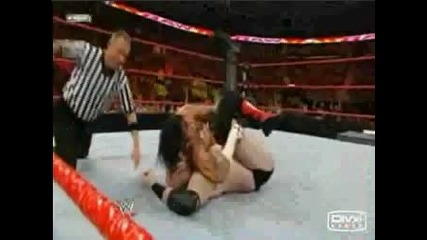 • Cm Punk чупи носа на Snitsky •
