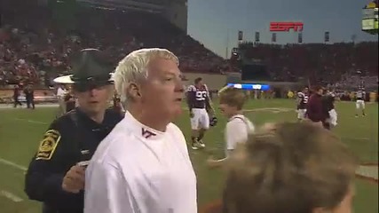 В края на мача Miami vs. Virginia Tech
