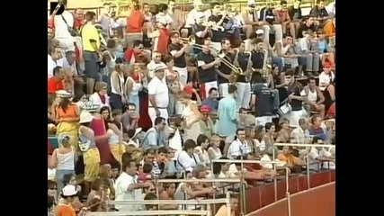 Популярната Игра В Испания Прескочи Бика 