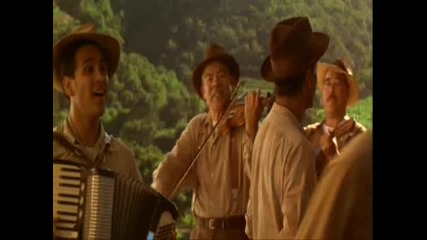 a Walk in the Clouds / Любов в облаците (1995)