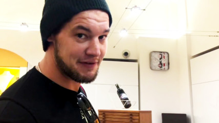 Baron Corbin goes watch-shopping in Italy
