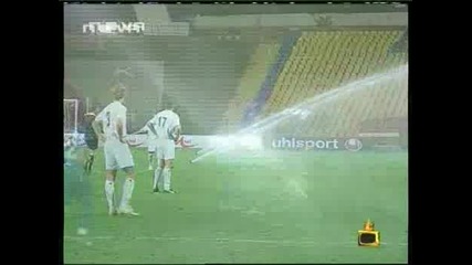 футболистите на Левски се къпят на праскачките на терена - Господари на ефира 9.05.2008
