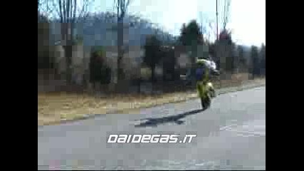 Suzuki Gsxr 750 Stunt Wheelie Video