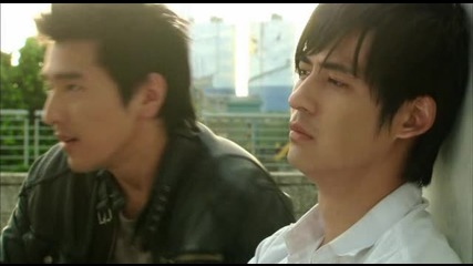 Black.and.white.e10.2