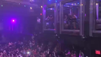 Ето така се прави шоу: Drake - Bed Rock Live! ( Axe Lounge ) 