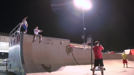 Неповторими изстрели eпична битка - Brodie Smith vs. Dude Perfect