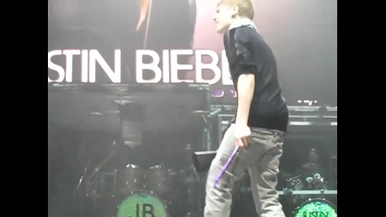 Justin Bieber Cowbell! soundcheck O2 arena march 16th 