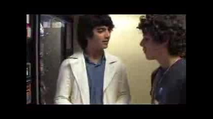 Jonas Brothers: How To Work A Soda Machine