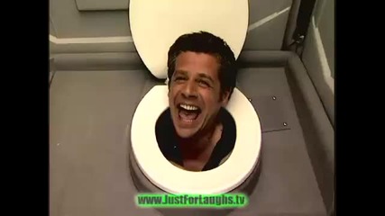 Скрита камера в тоалетна (много Смях) 