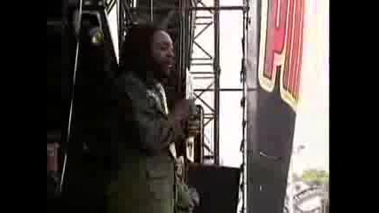 Black Eyed Peas - Weekends Live (Live at Pinkpop 2004)