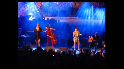 Nouvelle Vague - Dancing with myself Live Athens 