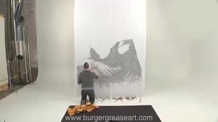 Човек рисува Монна Лиза с хамбургери