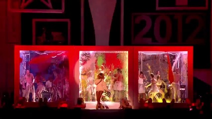 Rihanna - We Found Love ( Live at Brit Awards 2012 )