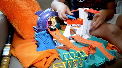 Hot wheels shark attack