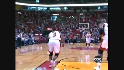 Dwyane Wade Dunks On Kobe Bryant [ Hq ]