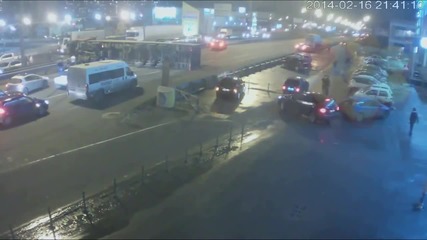 Тир се хвърли на главен път