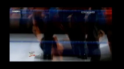 Kane прави две задушаващи на Undertaker !!
