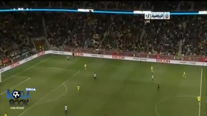 Фен разцелува Меси на мача с Швеция