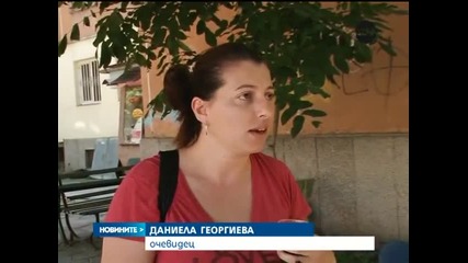 Шофьорка се вряза в павилион и помете детска площадка