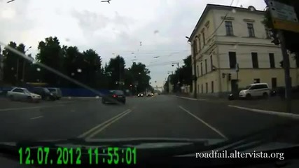 Car Crash Compilation 2012 (84) Компилация автомобилни катастрофи 84