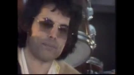 Mashup - Weezer vs. Queen - We Will Rock and Roll Beverly Hills 