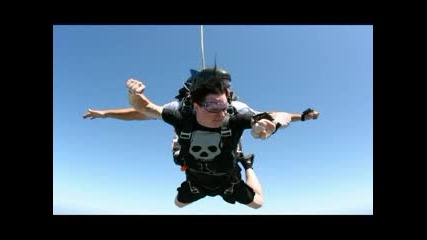 Miah Mon513r Skydive Slideshow