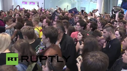 Russia: Rammstein fans try to storm security as frontman presents new album