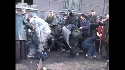 Последиците от протестите в Украйна потресаващо, не е за всеки!!!