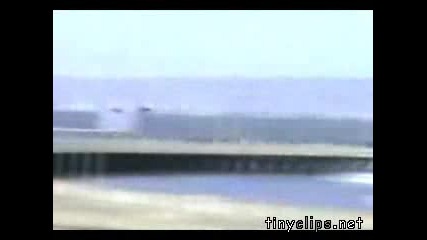 Самолет прелита над морето