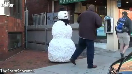 Скрита камера - Движешт се Снежен човек