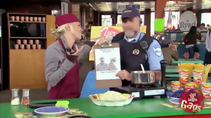 Скрита камера спагетената глава смях !!!