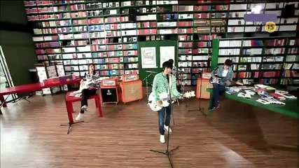 C.n Blue - Love Girl ~ Music Core (30.04.11)