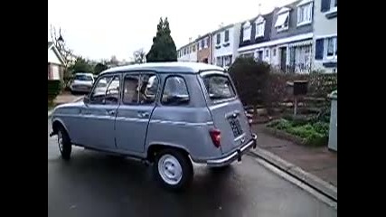 Renault 4 - излиза от гараж