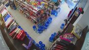 Австрийци крадат от магазин в жк. "Славейков" в Бургас, част 2