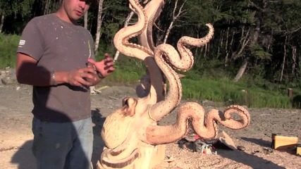 Мъж прави октопод от дърво с моторна резачка !
