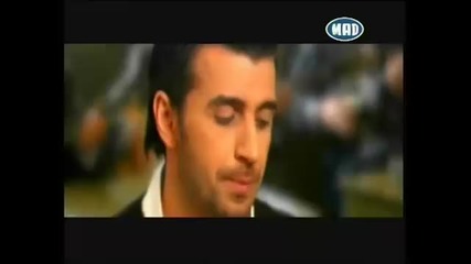 Thanos Petrelis - Elli Kokkinou - Adiaforos 