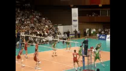 Волейбол: България - Полша (1:3)