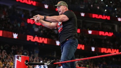 “Stone Cold” lidera a maior reunião de todos os tempos em Raw!: O Melhor da WWE